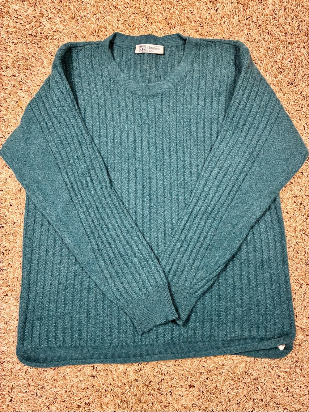 Johnstons of Elgin Scotland 100% Cashmere Ribbed Sweater